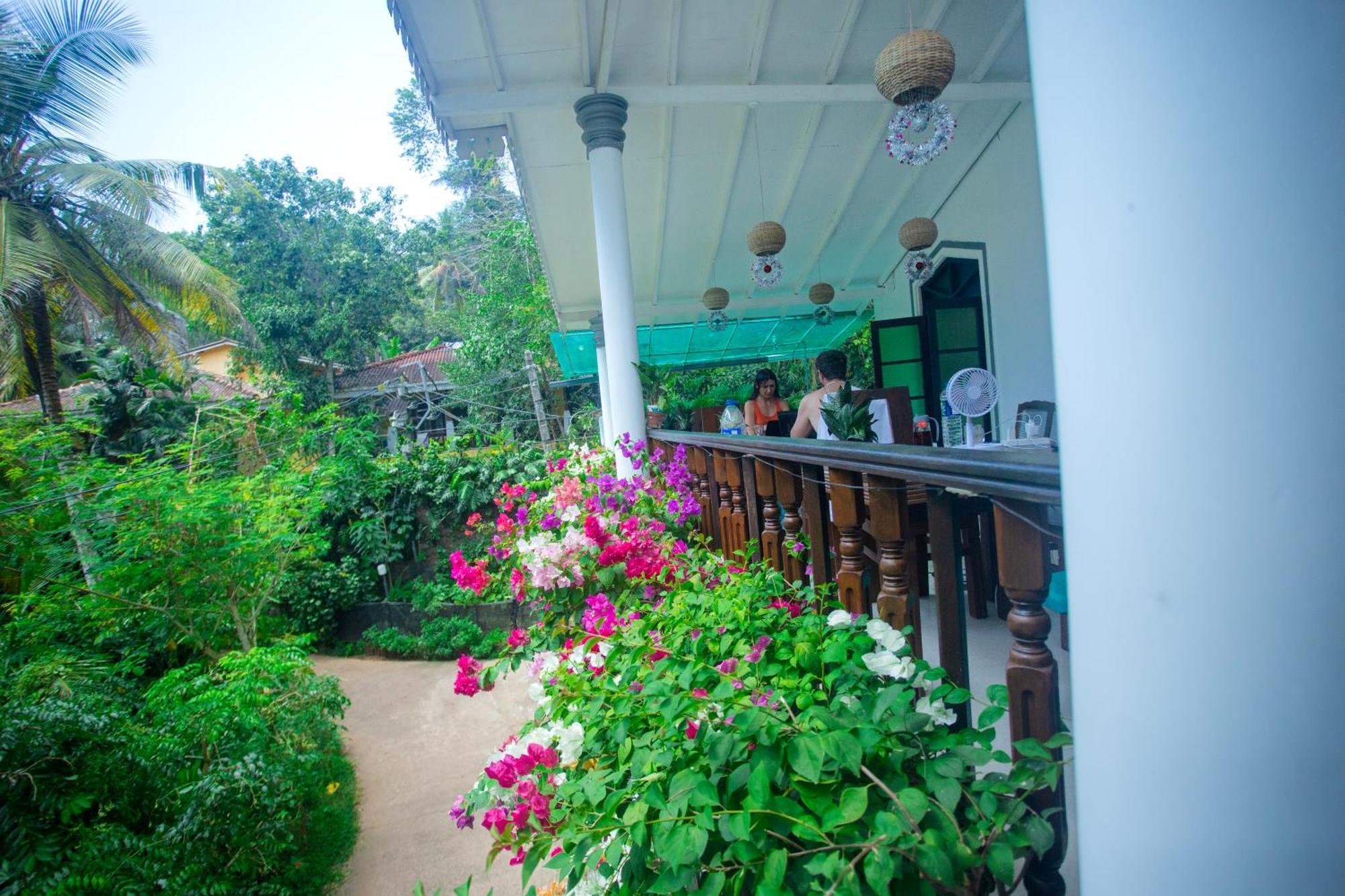 La Villa Unawatuna Extérieur photo